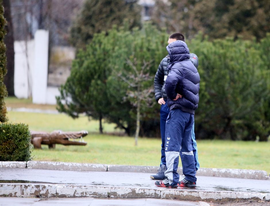 Kvaišalai į Pravieniškių kalėjimą skraidinti dronais