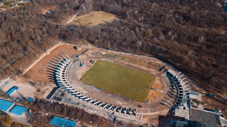 Kauno stadiono griovimo darbai baigti, statybininkai jungia aukštesnę pavarą