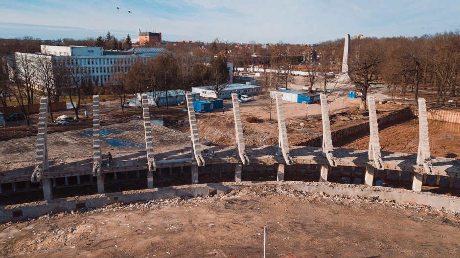 Kauno stadiono griovimo darbai baigti, statybininkai jungia aukštesnę pavarą