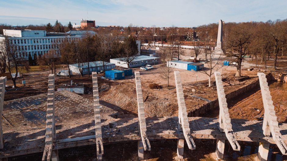 Kauno stadiono griovimo darbai baigti, statybininkai jungia aukštesnę pavarą