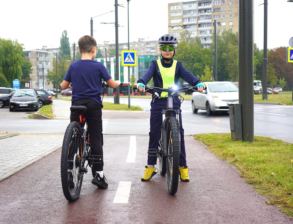 Kaip padėti vaikui išvengti traumų, o jai įvykus tinkamai suteikti pirmąją pagalbą?