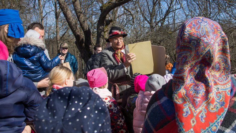 Liaudies buities muziejuje – linksma ir skani Gandrinių šventė