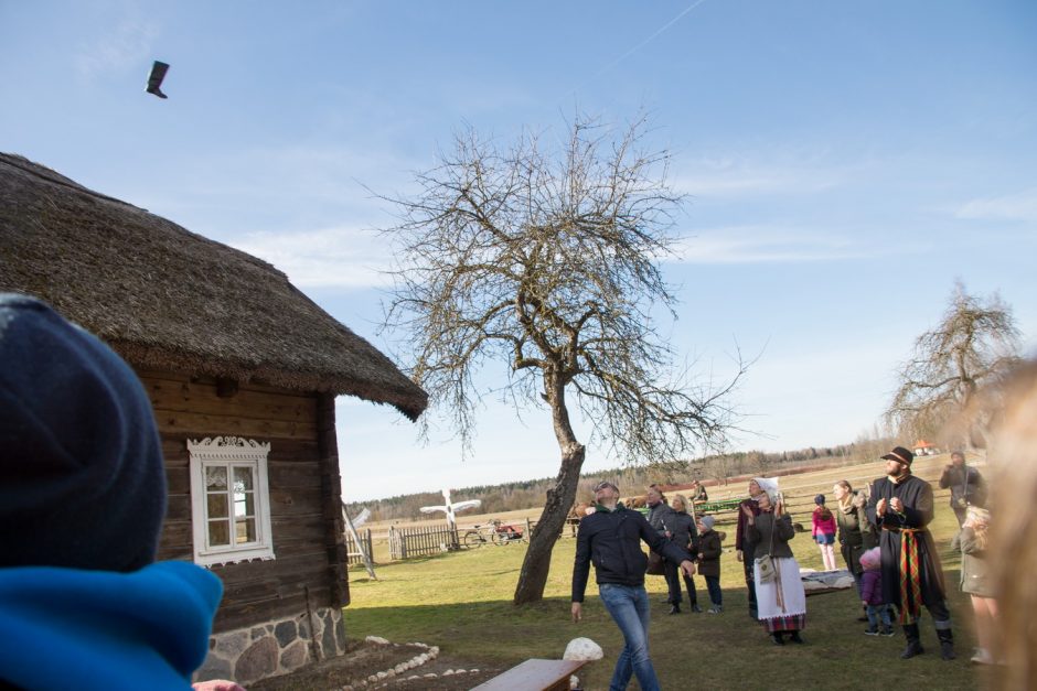 Liaudies buities muziejuje – linksma ir skani Gandrinių šventė