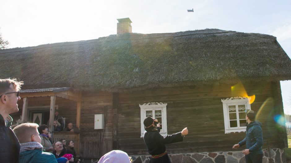 Liaudies buities muziejuje – linksma ir skani Gandrinių šventė