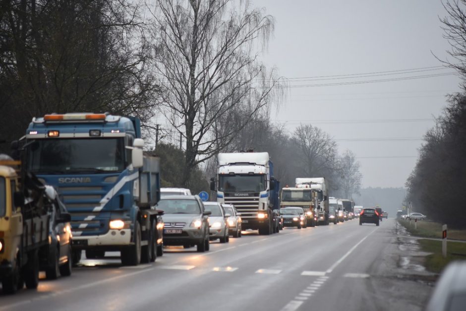 Policijos pareigūnai riboja įvažiavimus į Panevėžį jau šiandien