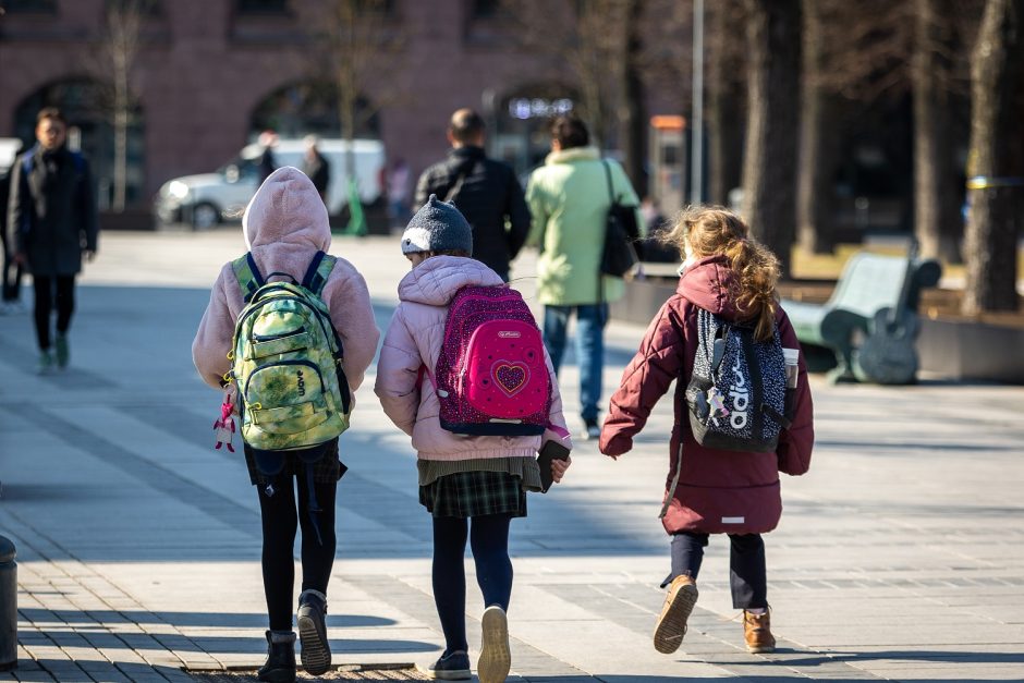 Rugsėjis – sudėtingas ir vaikams, ir tėvams: psichologė pataria nepamiršti svarbaus dalyko