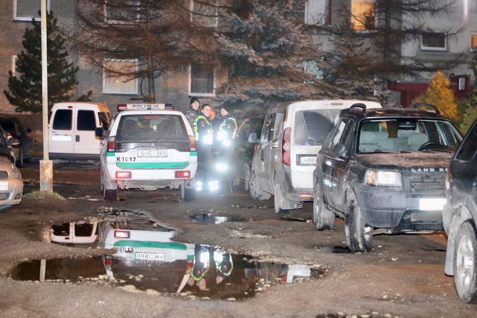 Vėl žmogžudystė Žaliakalnyje: įtariamasis policiją į nusikaltimo vietą iškvietė pats