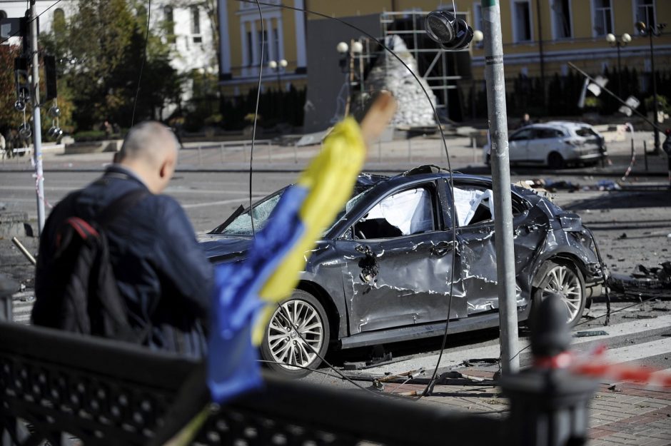 Ukraina skęsta kraujyje, o parama stringa: rytoj gali būti vėlu