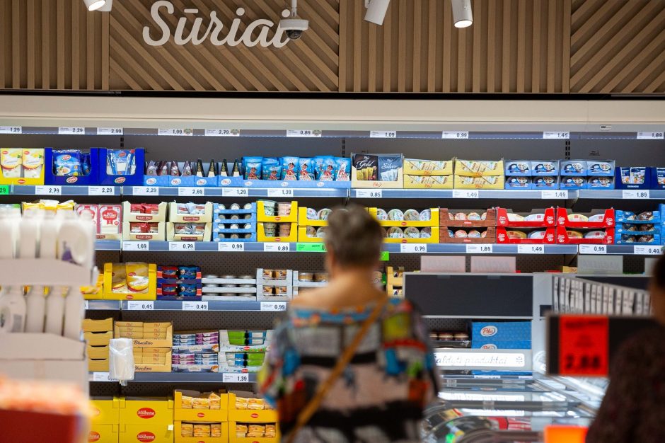 Prekybininkai šokiruoti: ilgapirščiai nuo lentynų šluoja net sviestą, sauskelnes