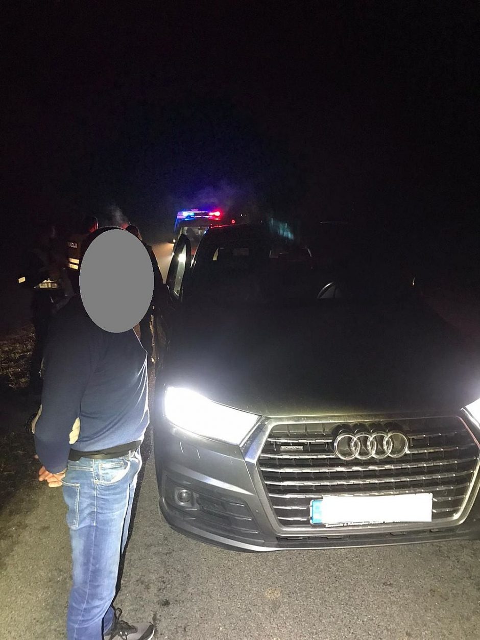 Pakaunėje – kriminalistų operacija: sulaikyti vyrai, Vokietijoje pavogę „Audi Q7“ 