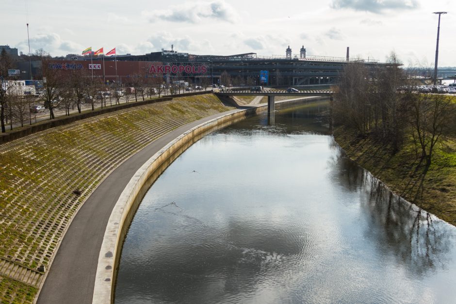 Žvejyba Nemune kauniečiui baigėsi nelaime: iš vandens teko traukti ir jį, ir dviratį