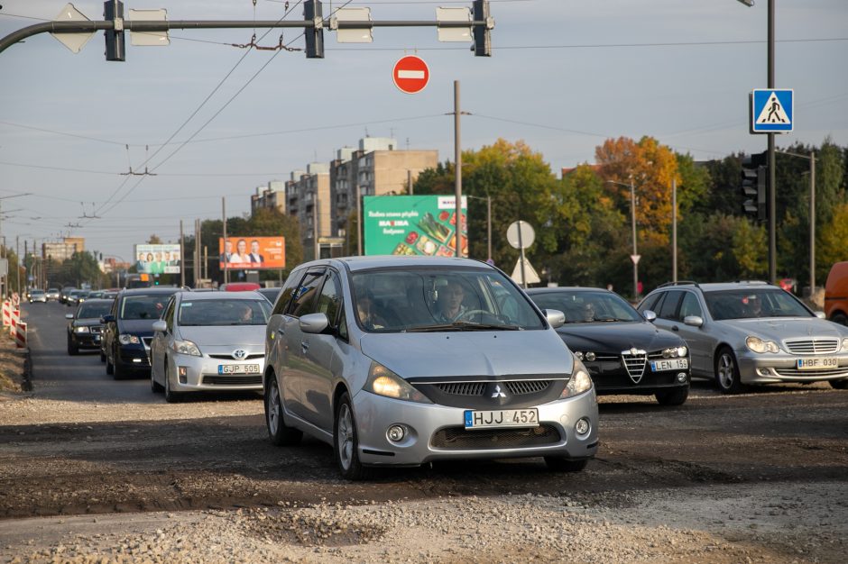 Kaune automobilių spūstys tapo neišvengiamos?