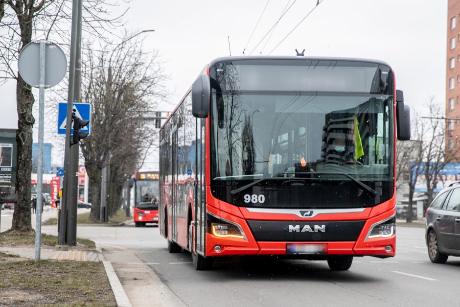 Kelionė autobusu vietoj 0,50 euro centų kainavo eurą: kreipsiuosi visur, tai – pažeminimas