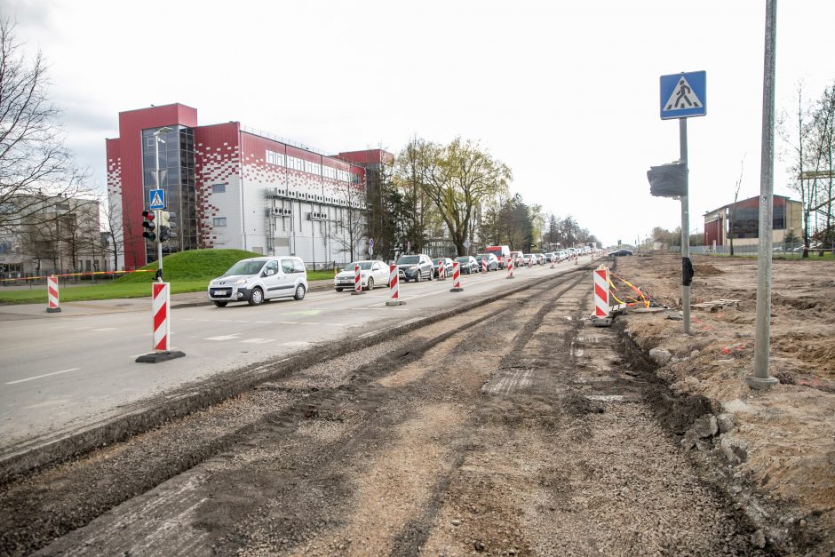 Laukia didelis vairuotojų kantrybės išbandymas: vasarą Kaunas taps spūsčių sostine