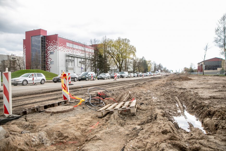 Laukia didelis vairuotojų kantrybės išbandymas: vasarą Kaunas taps spūsčių sostine