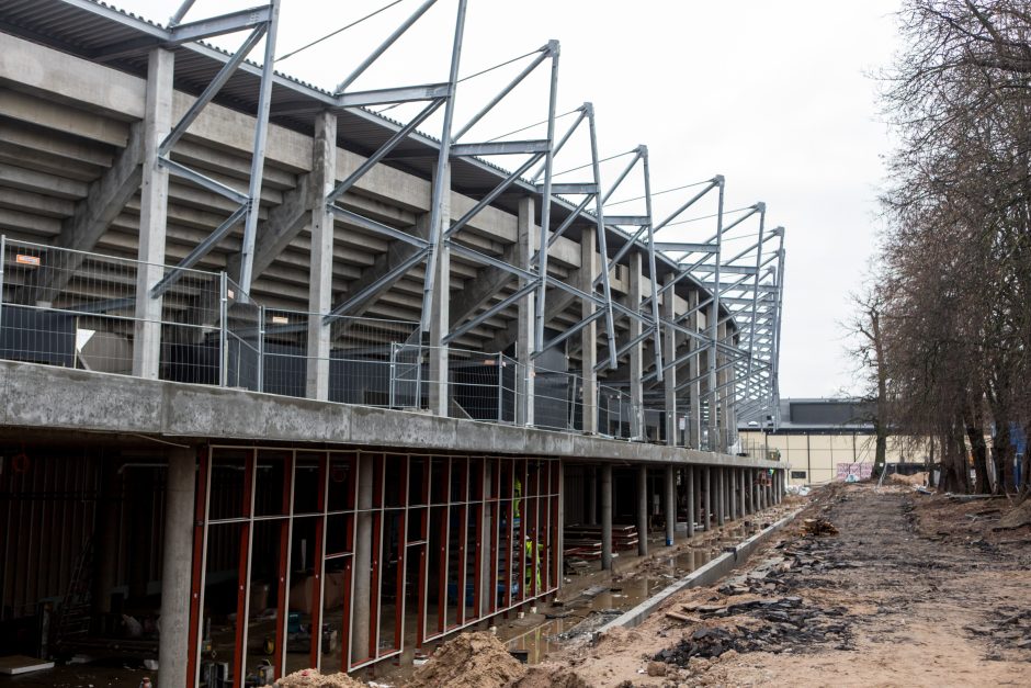 Vilnius griauna stadioną, Kaunas laukia atidarymo