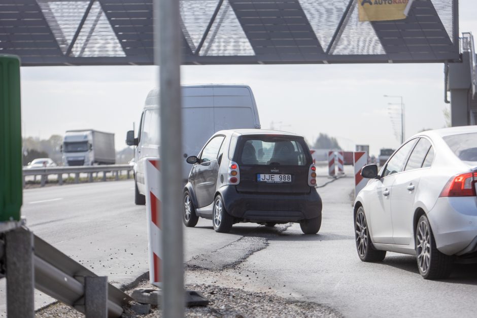 Jokio eismo saugumo: iš Giraitės – tiesiai į magistralę