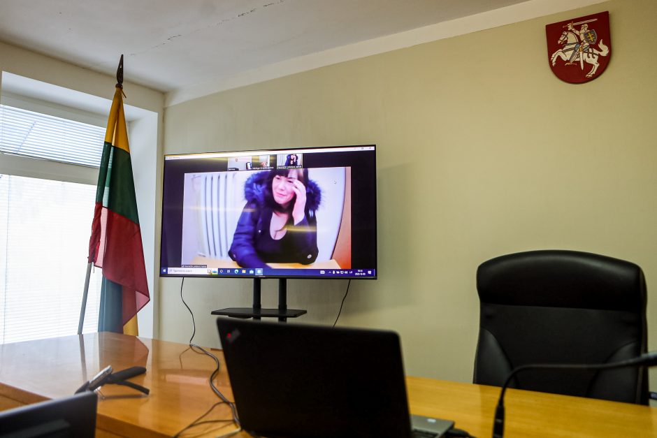 Skandalistės, terorizavusios prokurorę, byloje – nauji rekordai, o ji pati pagaliau įkalinta