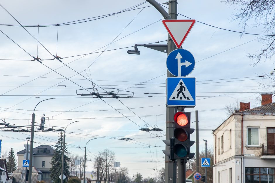 Vairuotojų dėmesiui: judrioje sankryžoje neliko žalios rodyklės