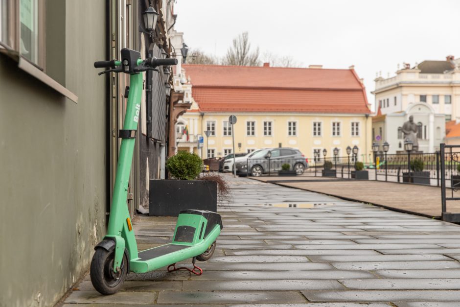 Nuomojami paspirtukai Kaune kuria chaosą