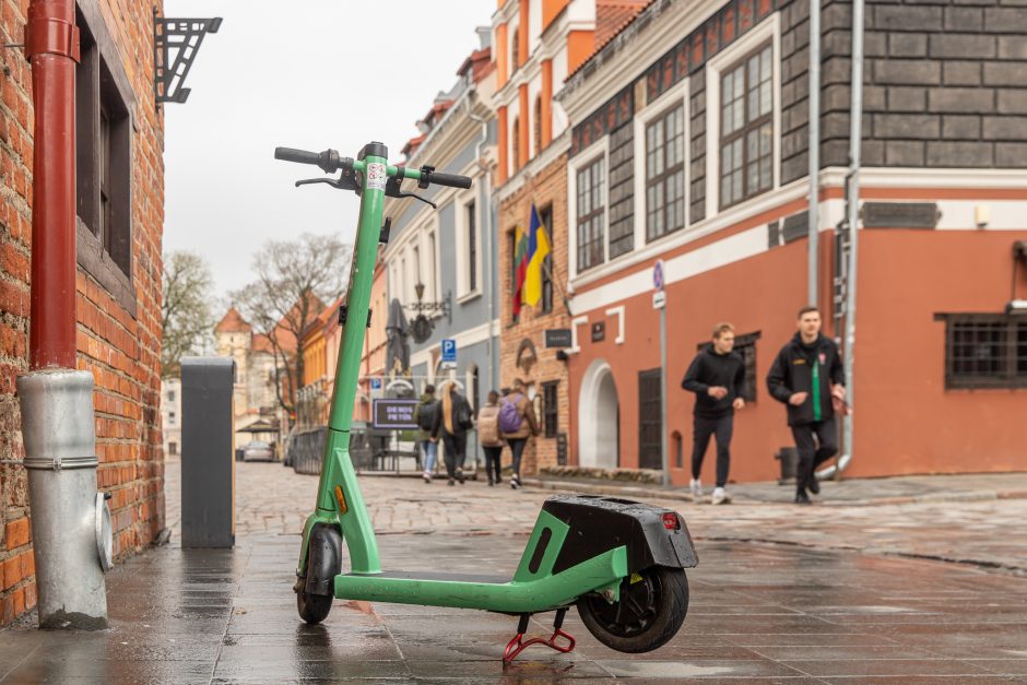 Nuomojami paspirtukai Kaune kuria chaosą