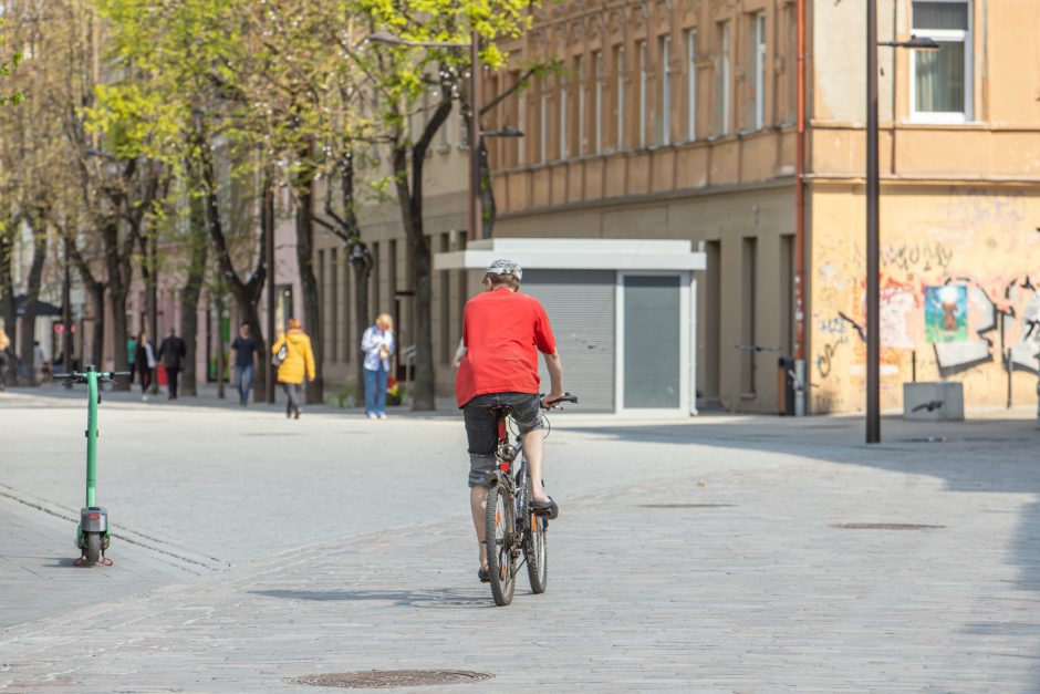 Nuomojami paspirtukai Kaune kuria chaosą