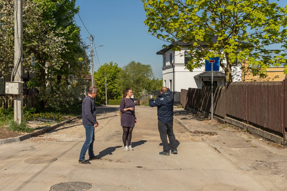 Gyventojų kantrybė trūko: pažiūrėkite į gatvės kraštus, viskas toliau byra!