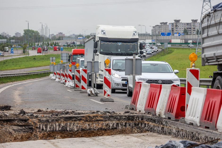 Sustabdė tilto remontą: bijo galimos nelaimės