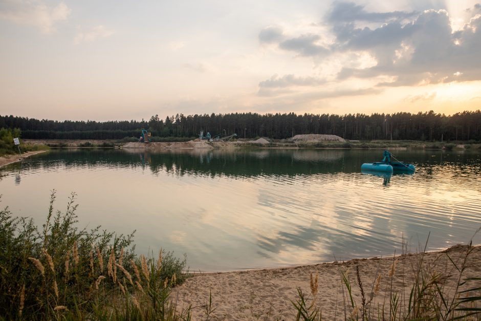 Kariškių pratybos papiktino Vaišvydavos gyventojus: kodėl jiems galima, o mums ne?
