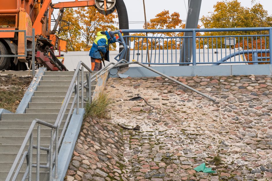 Sunkios Panemunės tiltą apgriovusios užsienietės pagirios: startavo prie vienos Šančių parduotuvės