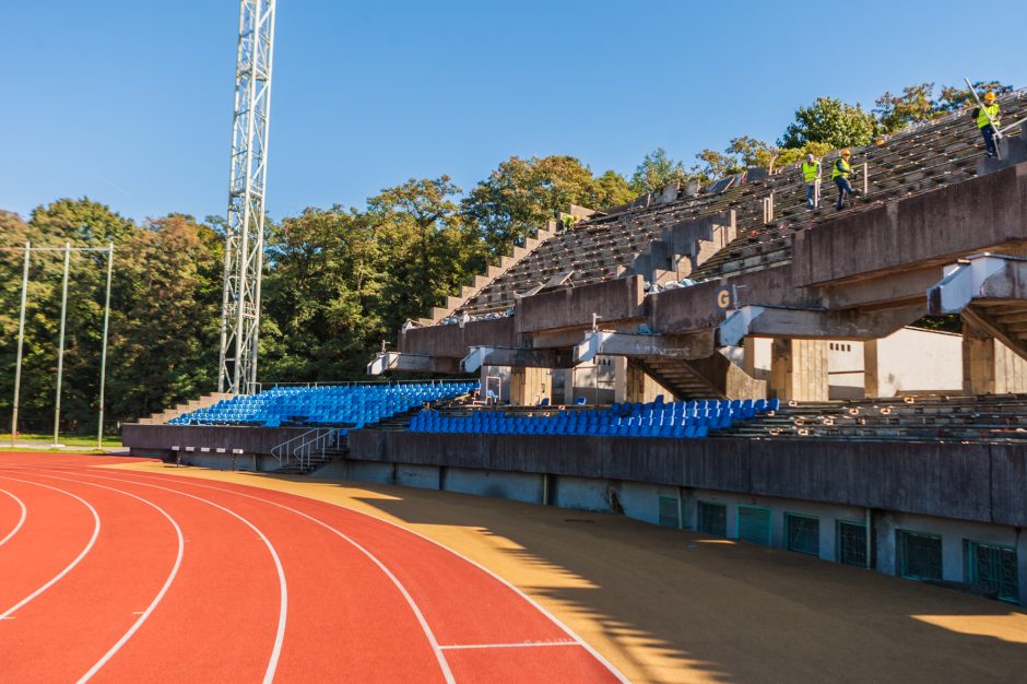 Kauno stadione jau šeimininkauja statybininkai