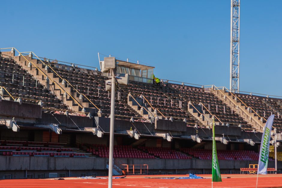 Kauno stadione jau šeimininkauja statybininkai