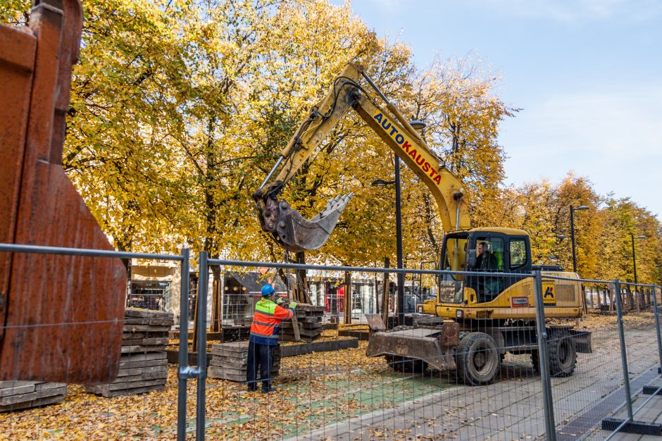 Kaune vieni darbai dar nebaigti, o jau braižomi nauji