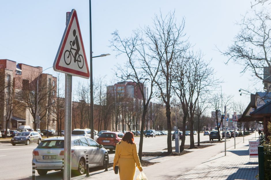 Suglumino situacija: Savanorių prospekte ženklų pristatė ant kiekvieno kampo