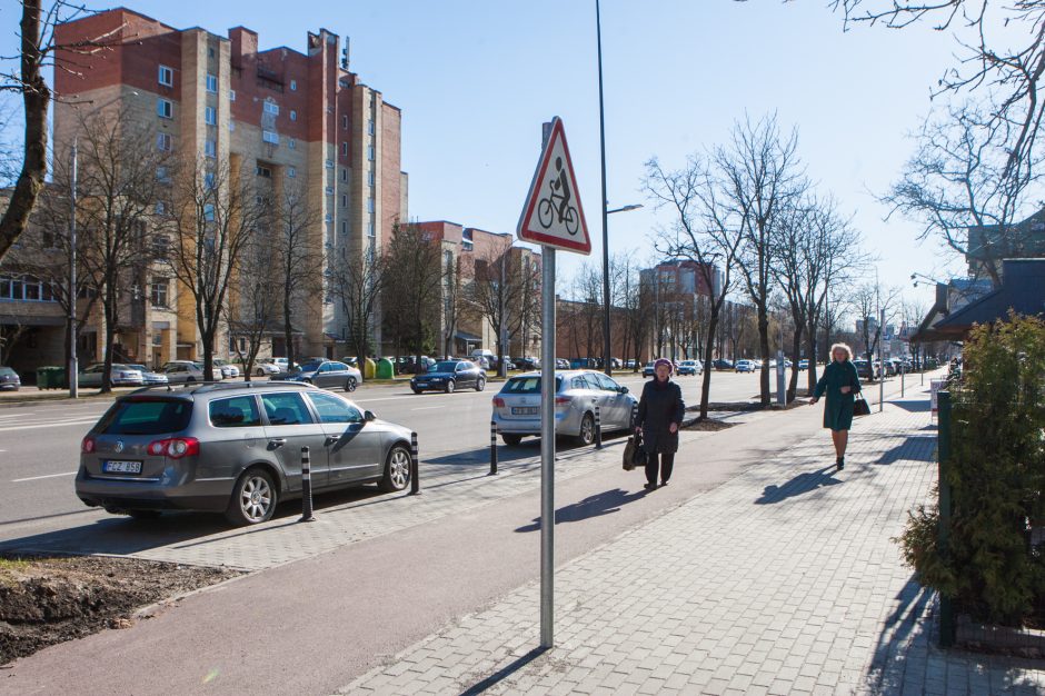 Suglumino situacija: Savanorių prospekte ženklų pristatė ant kiekvieno kampo