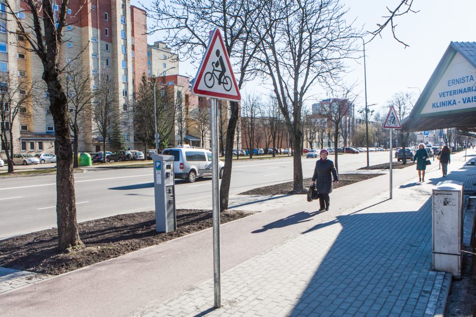 Suglumino situacija: Savanorių prospekte ženklų pristatė ant kiekvieno kampo