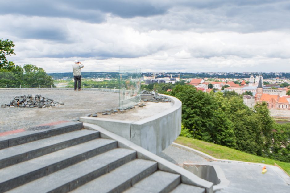 Aleksoto apžvalgos aikštelė dar nesutvarkyta – statytojams skaičiuojami delspinigiai