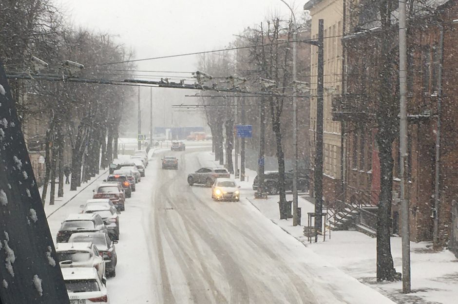 Kauno centre – pasiklydęs vairuotojas: važiavo prieš eismą