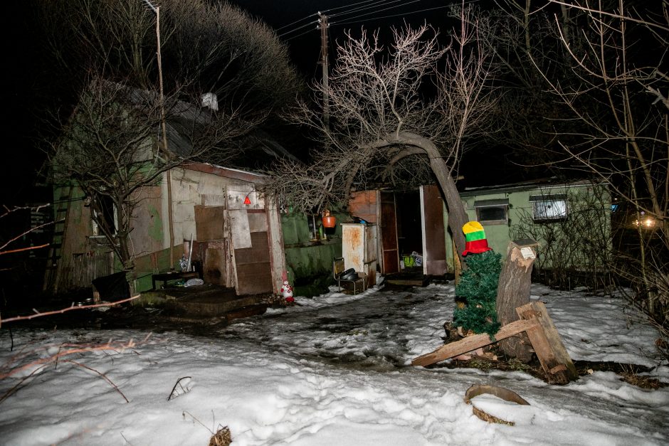 Panerių gatvėje rastas vyro kūnas su smurto žymėmis: įtariamasis sulaikytas