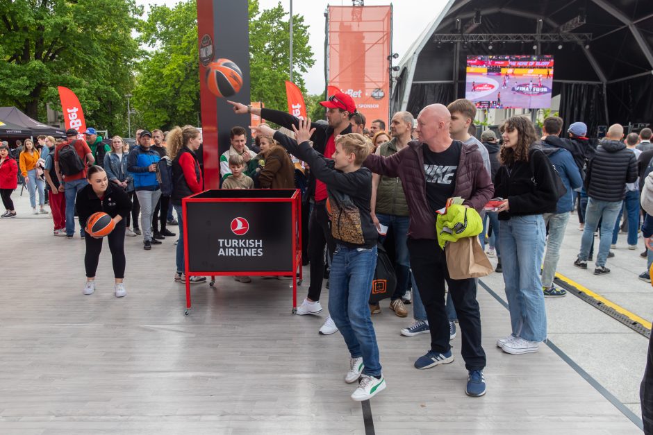 Nuotaikos Eurolygos fanų zonoje: užburia puiki atmosfera 