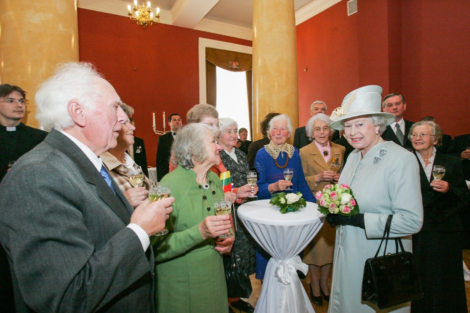 Pergyvenusieji karalienę: susitikimas su Elžbieta II – tarsi atlygis už sunkų gyvenimą