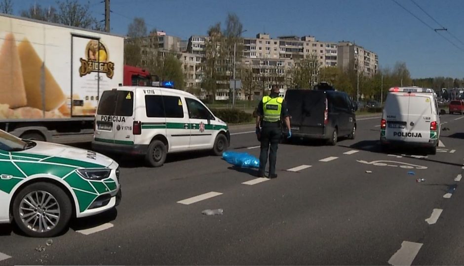 Eismo nelaimė Vilniuje: žuvo automobilio partrenkta moteris