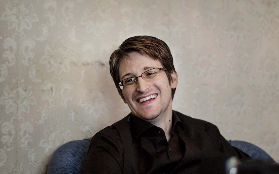 E. Snowdenas: D. Trumpas – tik prezidentas 