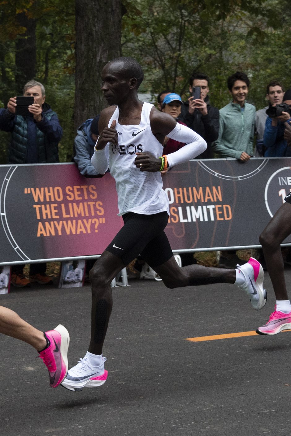 Naujos žmogaus galimybių ribos – bėgikas maratoną įveikė greičiau nei per 2 val.