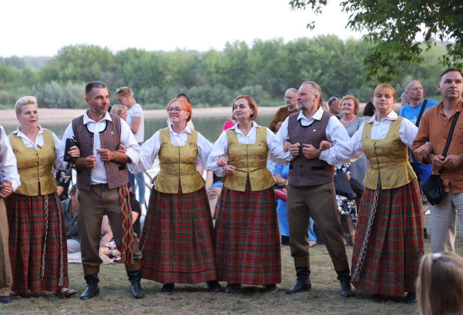 Vidurvasario šventė Vilkijoje patvirtino Nemuno krantų bičiulystę