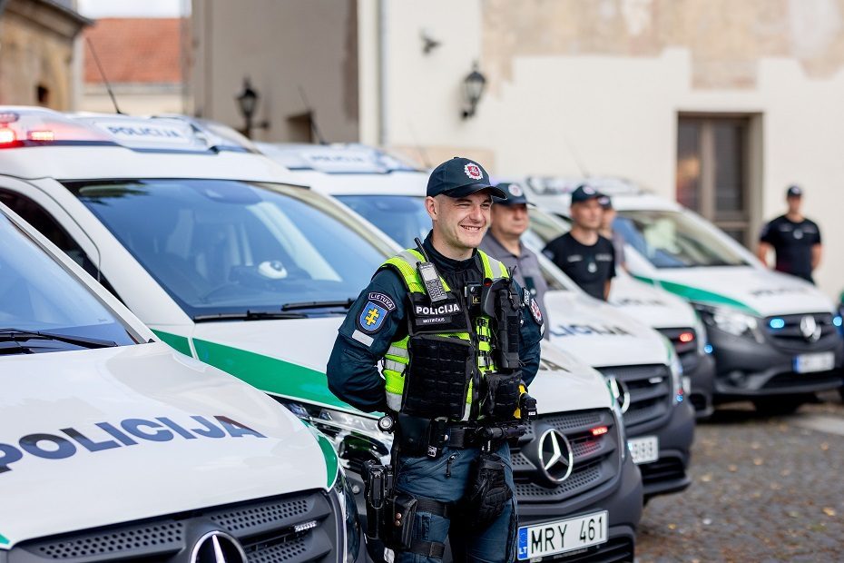 Šalies vadovai sveikina policijos bendruomenę: ir toliau kantriai ginkite, saugokite, padėkite