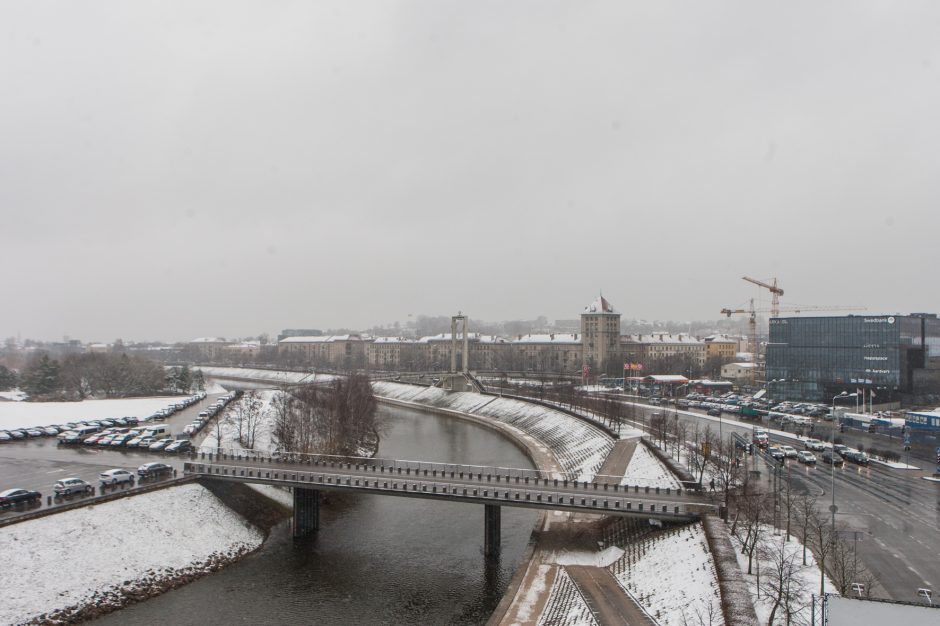 Į Kauną sugrįžo žiema, į gatves – kelininkai 