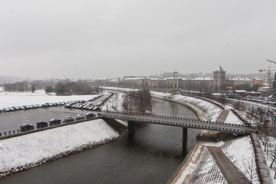 Į Kauną sugrįžo žiema, į gatves – kelininkai 