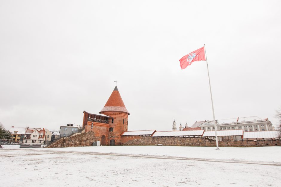 Į Kauną sugrįžo žiema, į gatves – kelininkai 