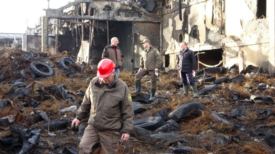 Pavojingas atliekas iš Alytaus išveš, bet sąskaitą atsiųs degusiai įmonei